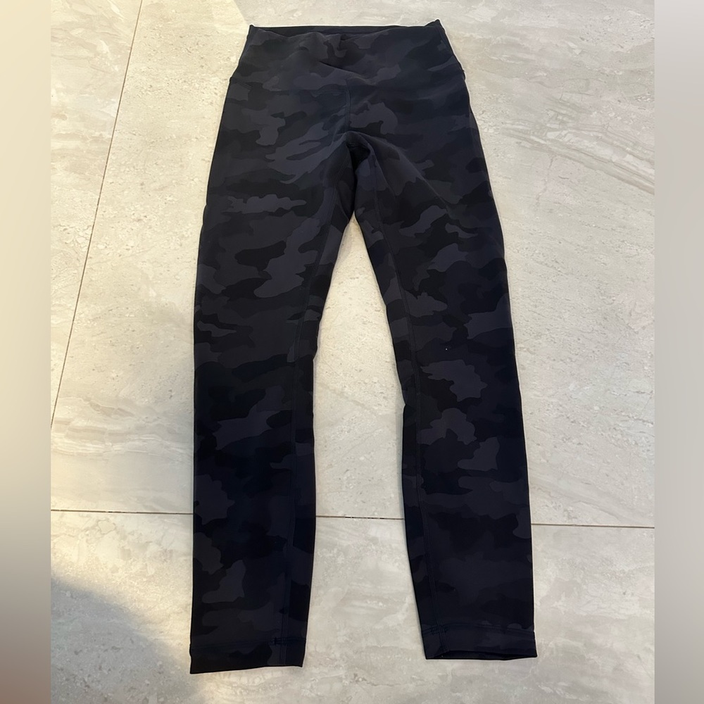 Lulu align camo 7/8 size 6